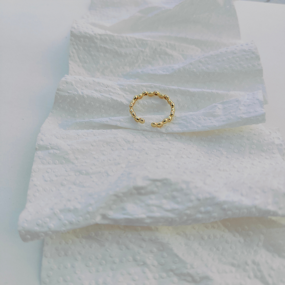 GOLDEN DOTS RING