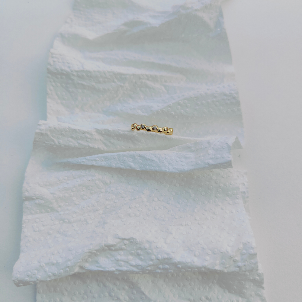 GOLDEN DOTS RING