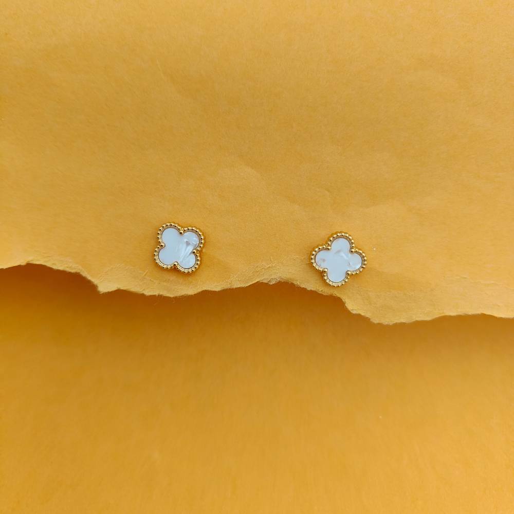 WHITE CLOVER STUDS