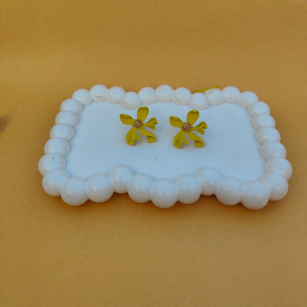 PETAL POP EARRINGS