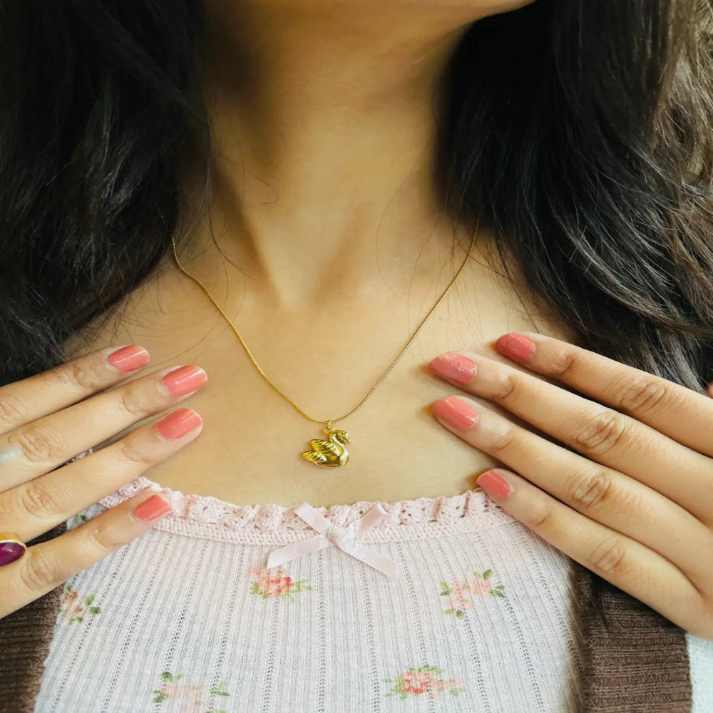 SWAN CHARM NECKLACE | JP-NK-0004 | ANTI TARNISH | JALPARI