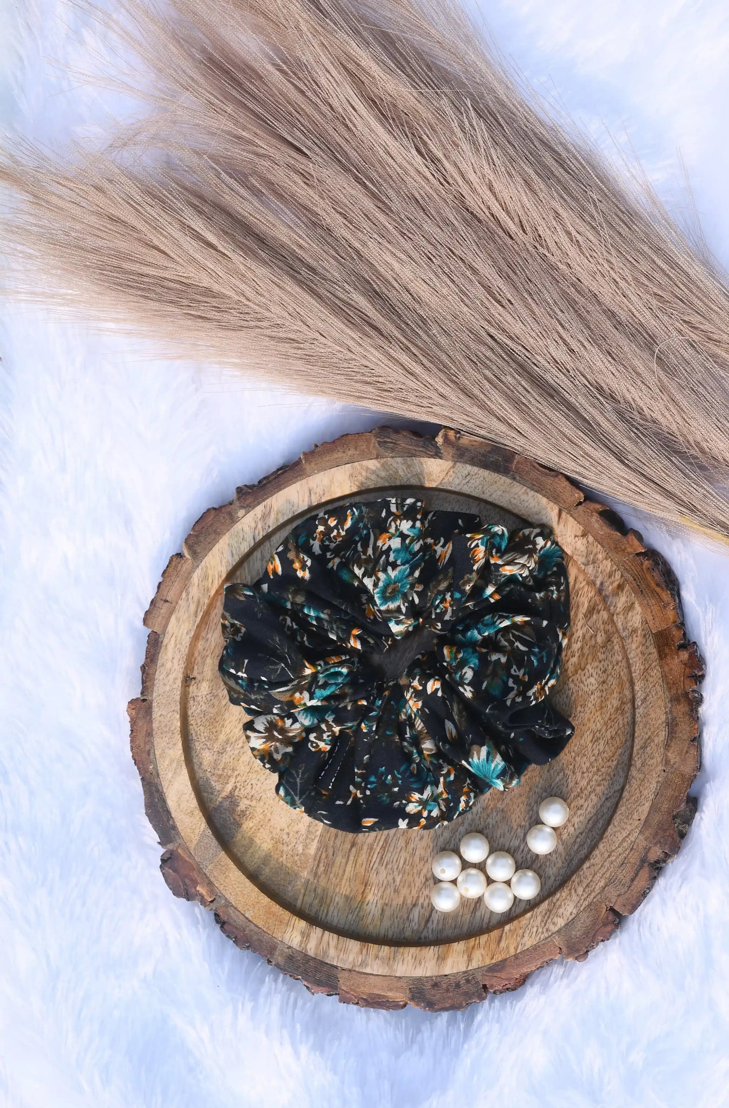 SCRUNCHIE | BLACK FLORAL PRINT | COTTON FABRIC