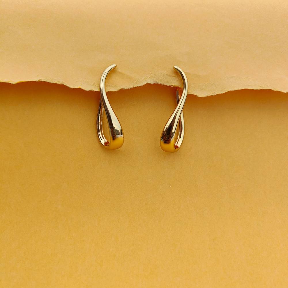 MOLTEN GOLD DROP STUDS
