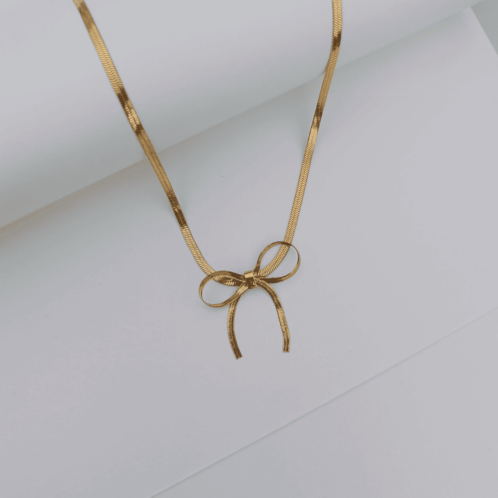 SWEET KNOT NECKLACE