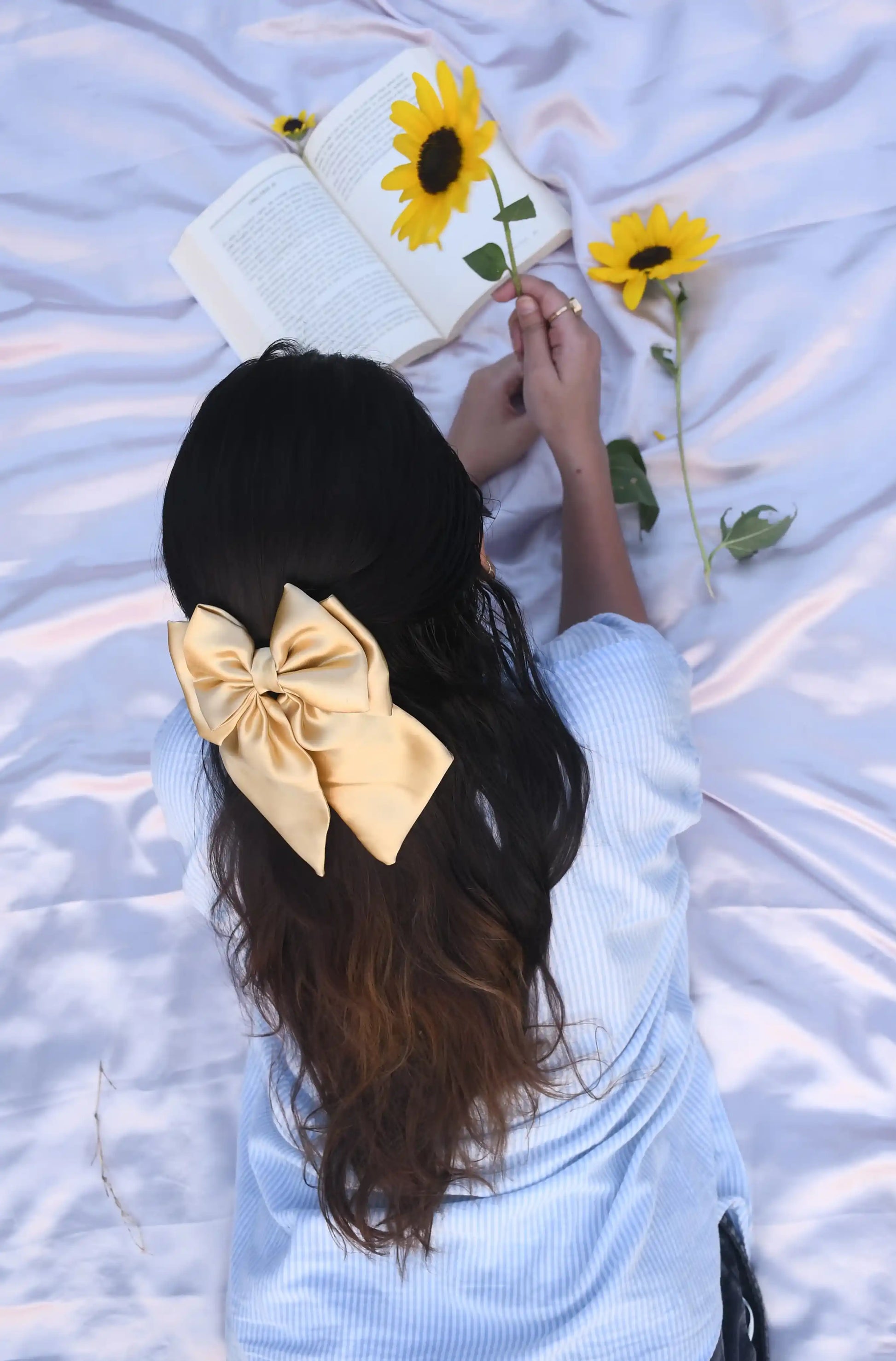 BIGGIE BOWS GOLDEN SATIN FABRIC