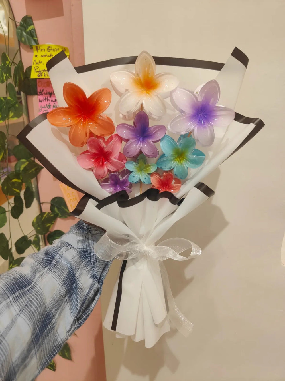 FLOWERETTE HAIR CLAW BOUQUET
