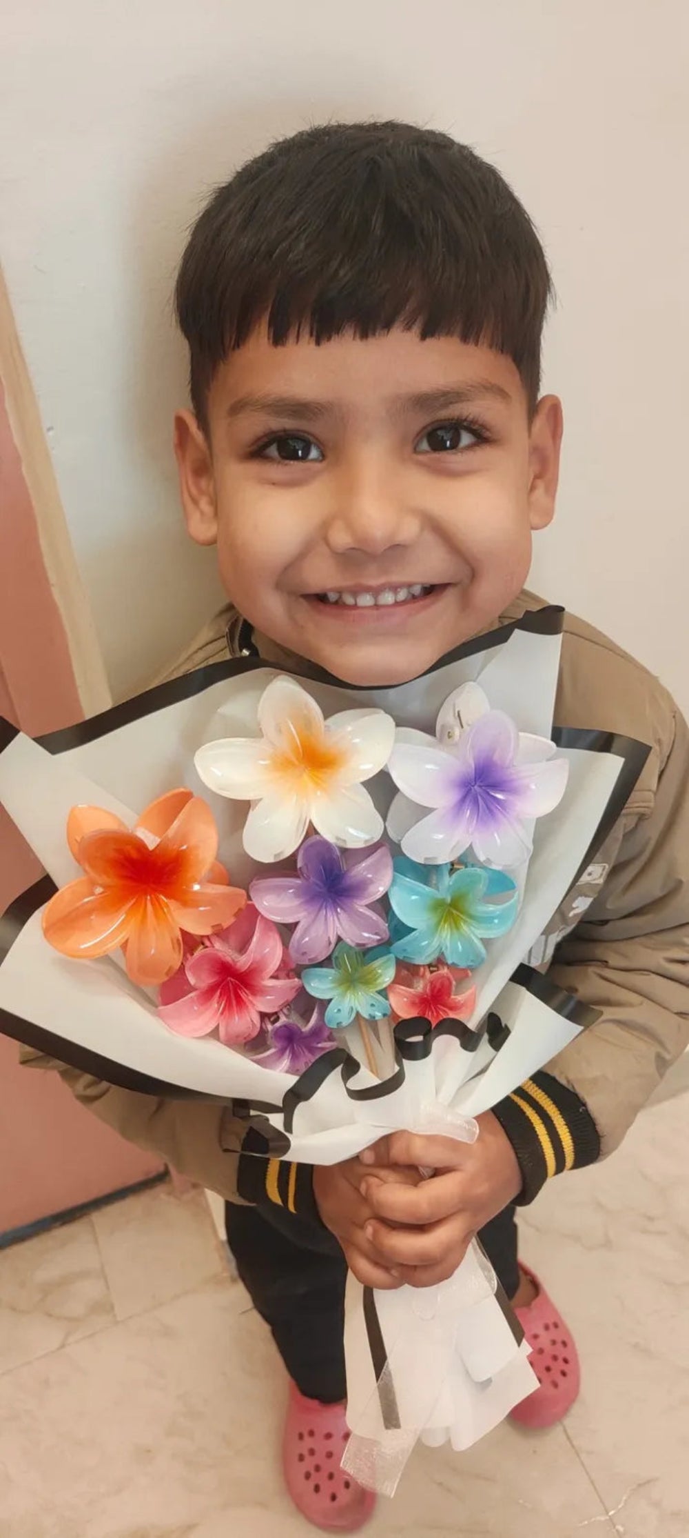 FLOWERETTE HAIR CLAW BOUQUET